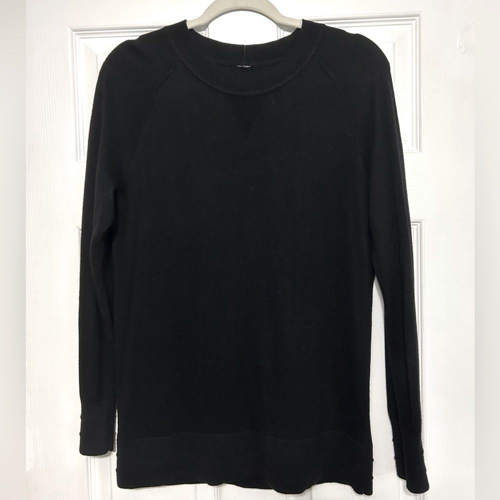 Lululemon Sit in Stillness black crewneck cashmere blend sweater, size 4